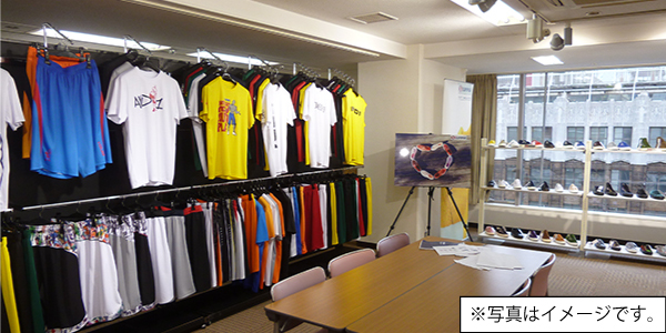 スポーツアパレル展示会場